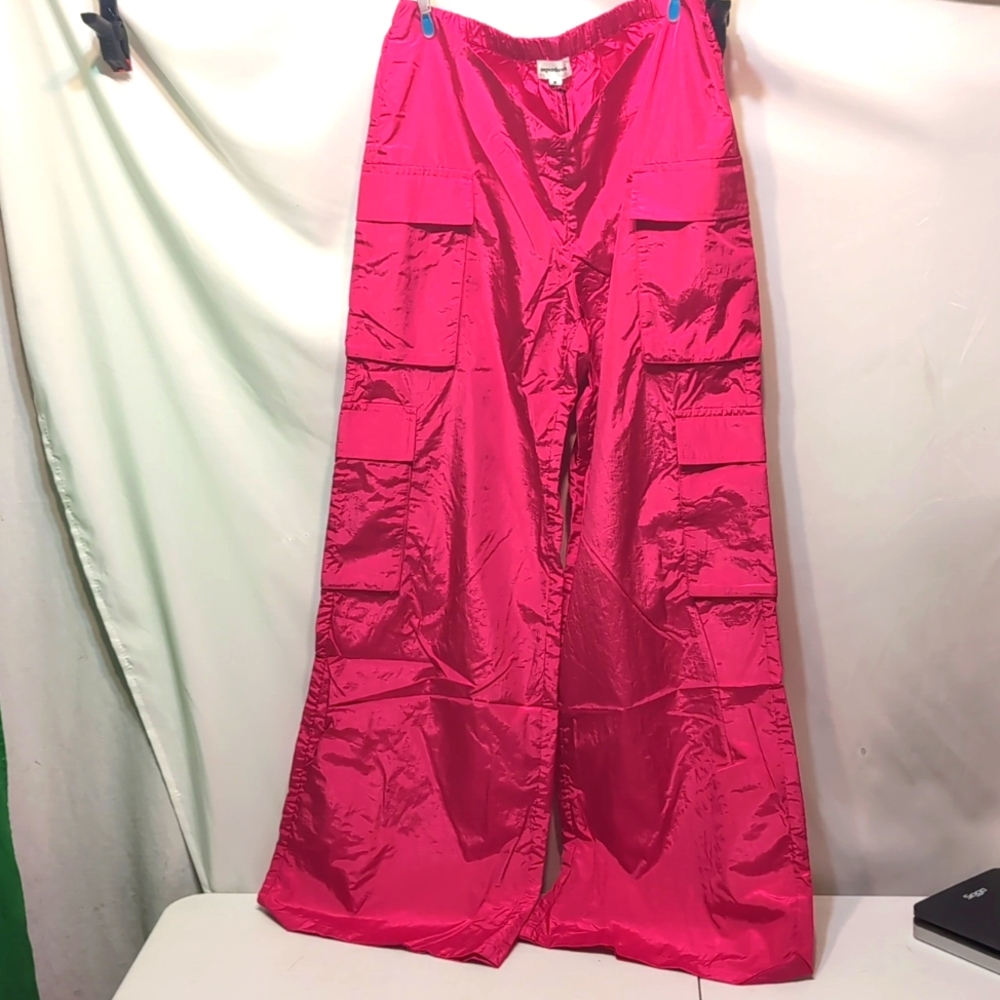 Superdown hot pink Beatrice wide leg nylon cargo pants revolve - size medium